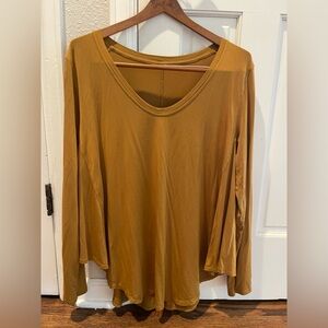 lululemon athletica mustard color   Relaxed Long Sleeve Top/ super comfortable